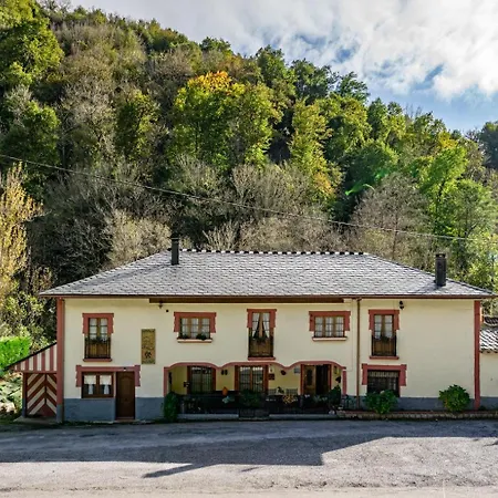 Casa De Aldea * La Pescal